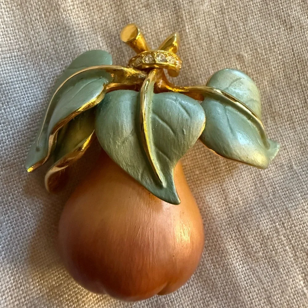 Joan Rivers Gold and Green Pear Brooch - Picture 3 of 4